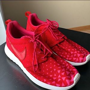 Nike Roshe Run Sneakers